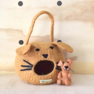 felt-dog-house-bag-with-puppy-toy