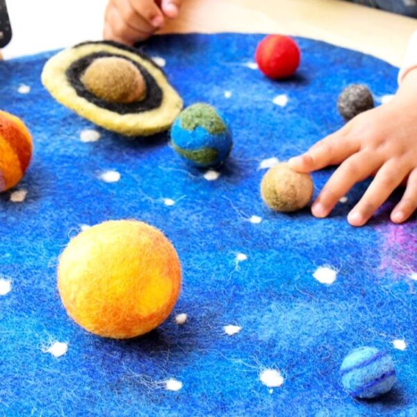solar-system-outer-space-play-mat-with-felt-planets